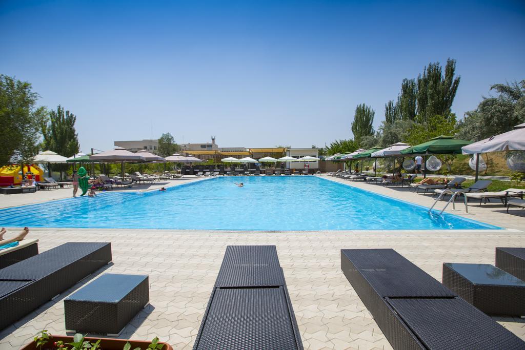 Cross Health Spa Center Erywań Zewnętrze zdjęcie
