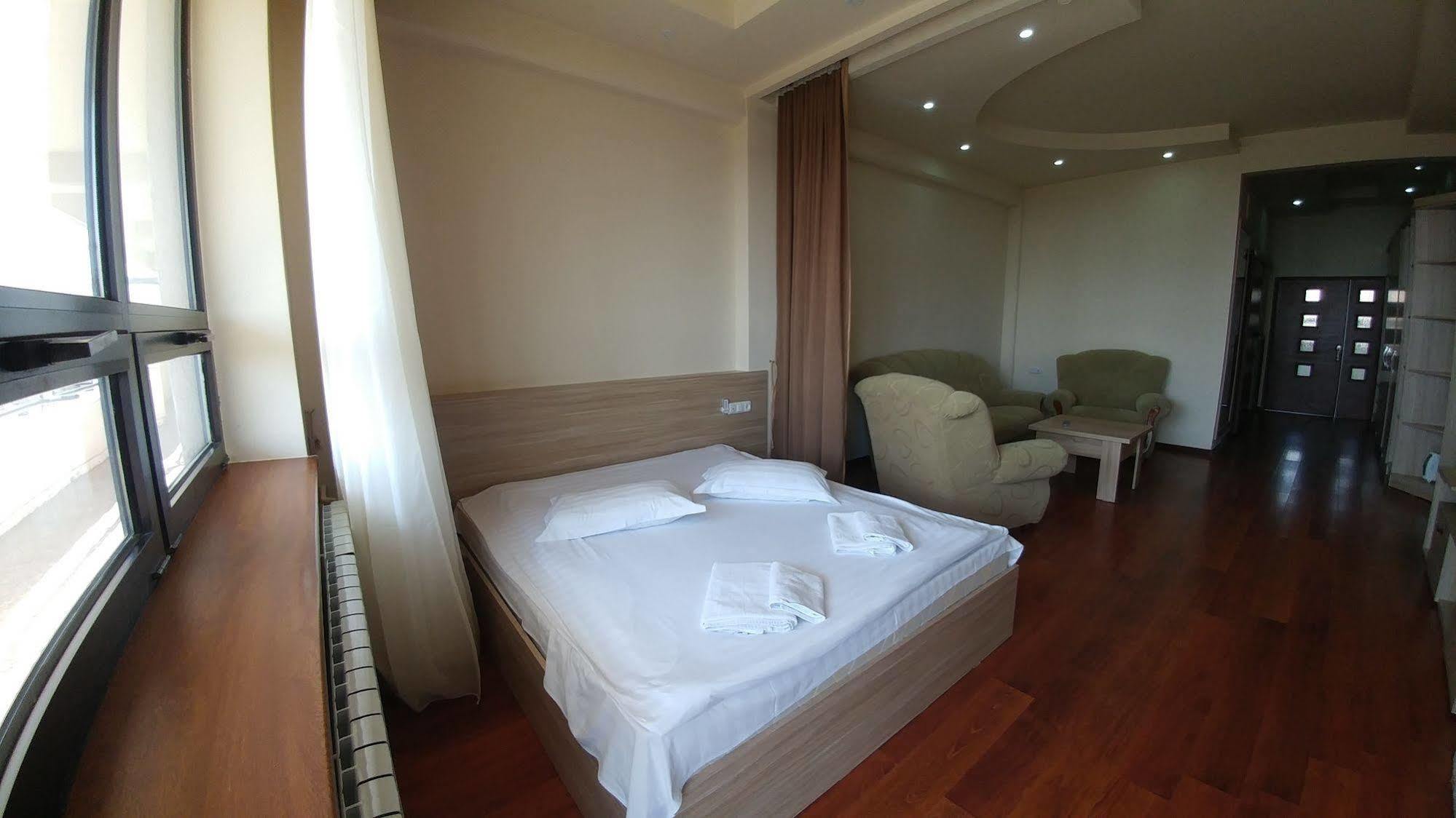 Cross Health Spa Center Erywań Zewnętrze zdjęcie